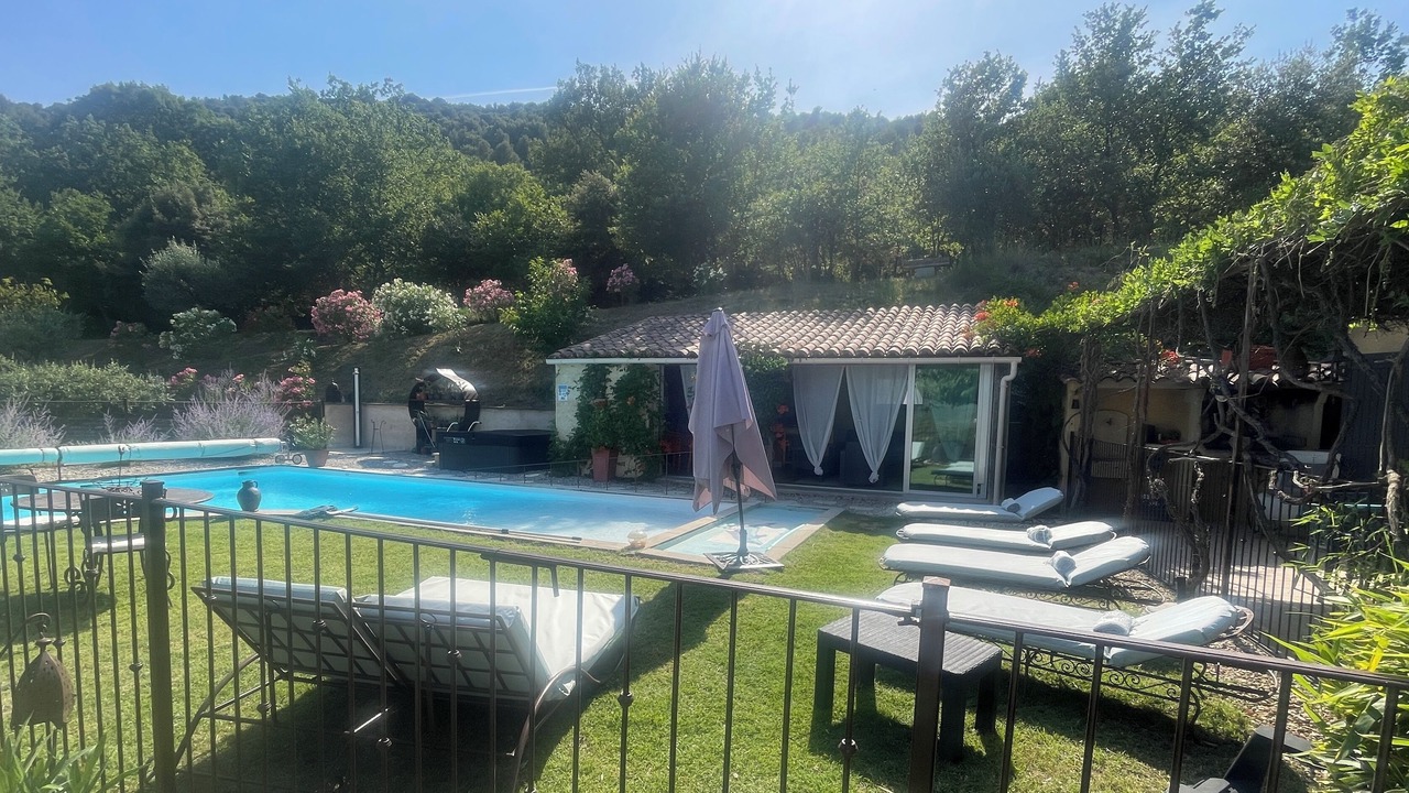Photo of Outdoor in Crestet