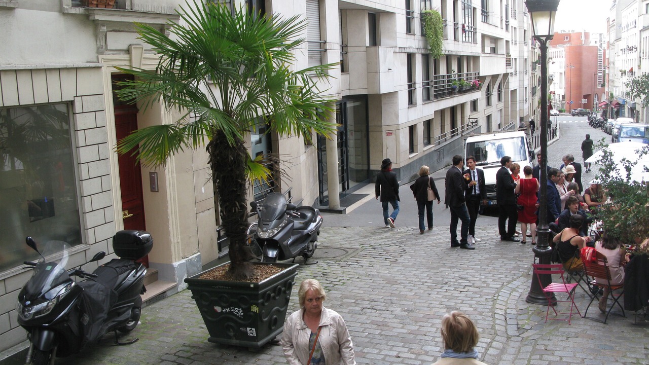 Photo of Outdoor in Quartier des Grandes-Carrieres