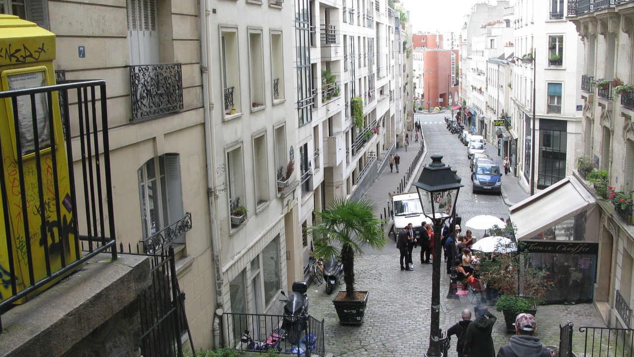 Photo of Outdoor in Quartier des Grandes-Carrieres
