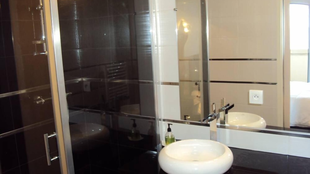 Photo of Bathroom in Courtoisville-Sillon-Moka