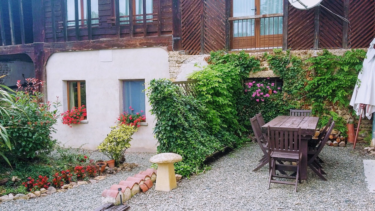 Photo of Outdoor in Thuy