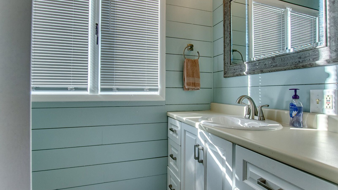 Photo of Bathroom in Town of Torrey