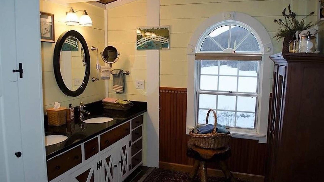 Photo of Bathroom in Naples