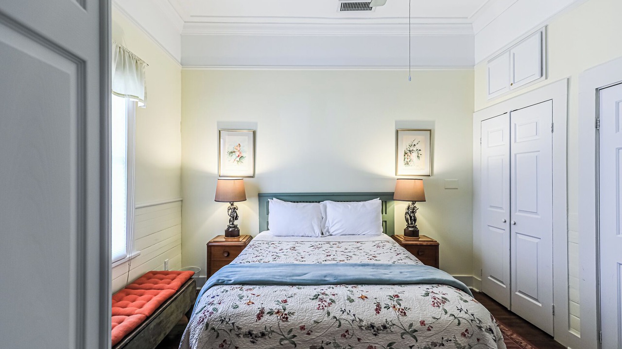 Photo of Bedroom in Beach Institute