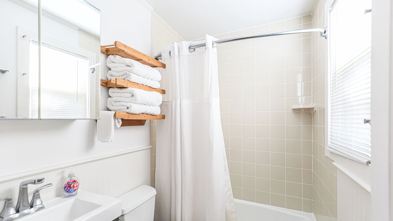 Photo of Bathroom in Beach Institute