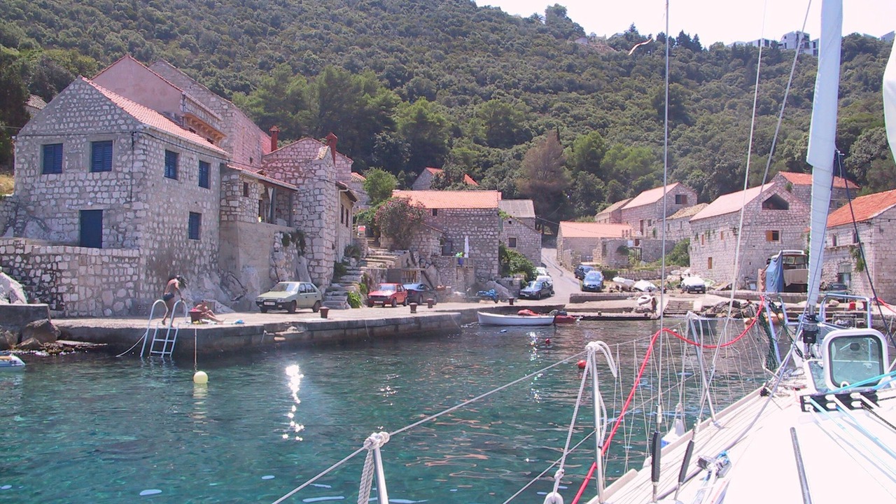 Photo of Others in Cove Tri Zala (Zrnovo)