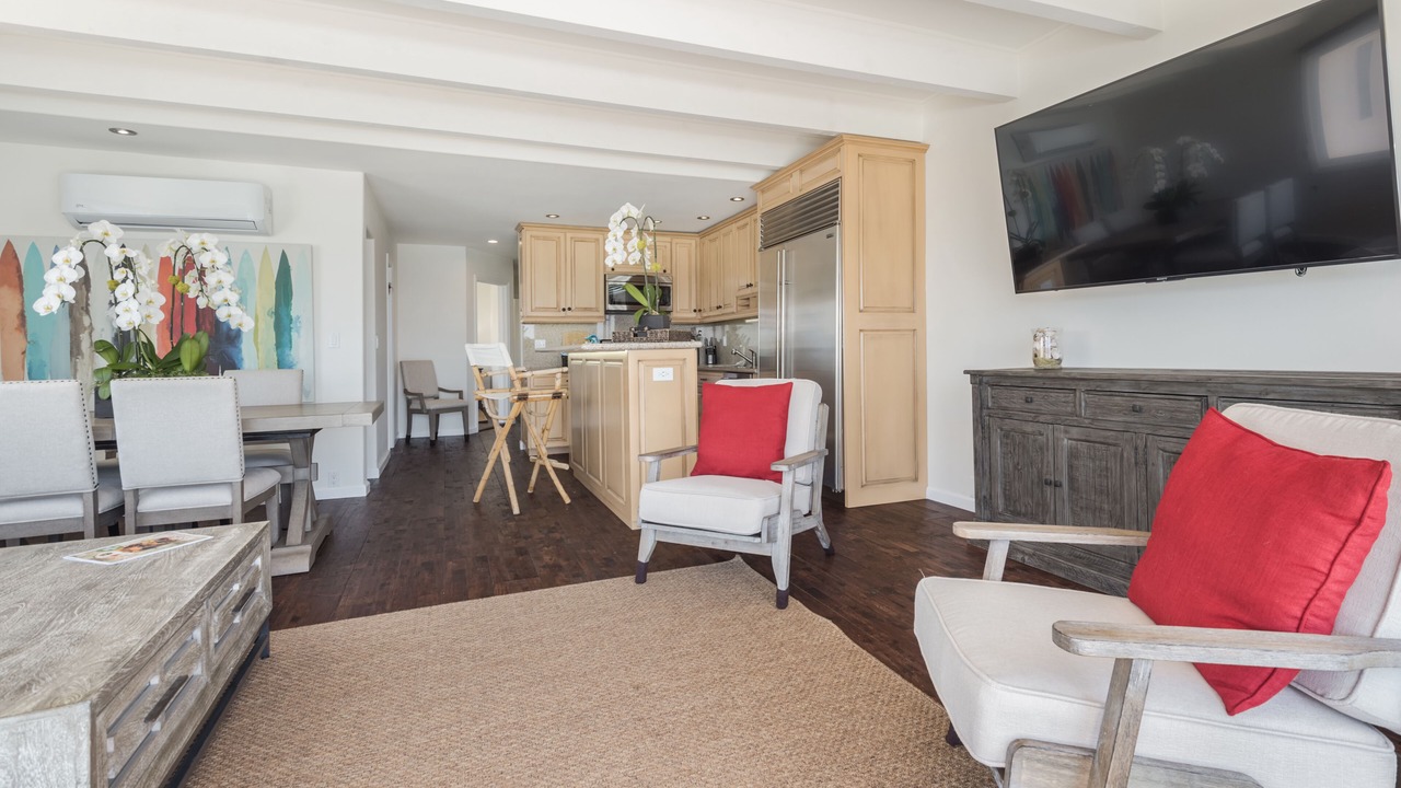 Photo of Livingroom in Central Malibu