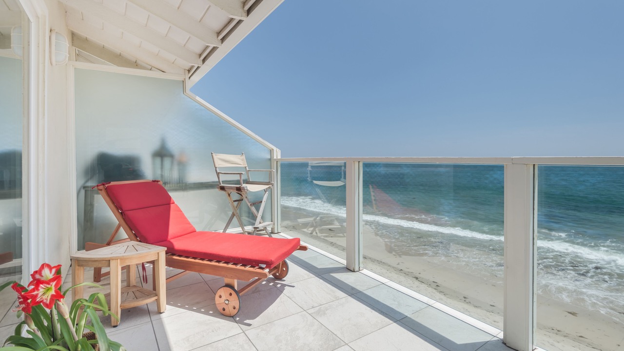 Photo of Patio Balcony in Central Malibu