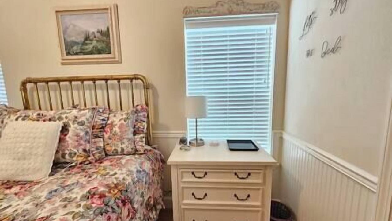 Photo of Bedroom in Myrtle Creek