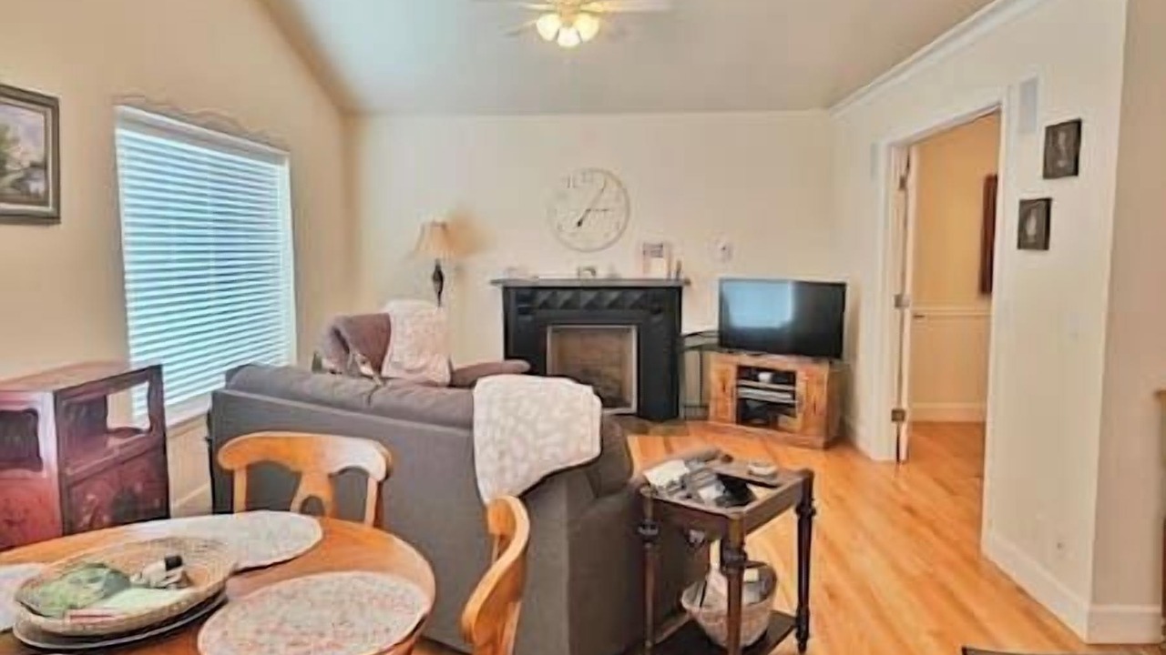 Photo of Livingroom in Myrtle Creek