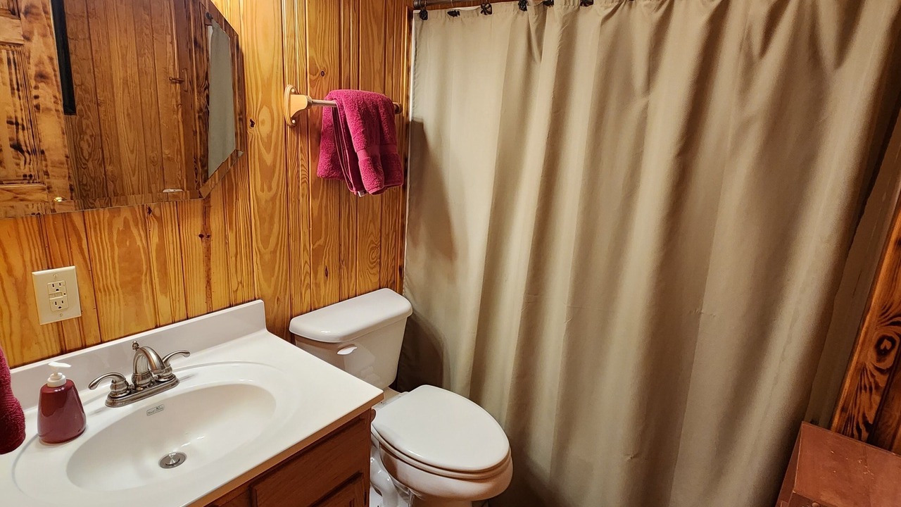 Photo of Bathroom in Fort Payne