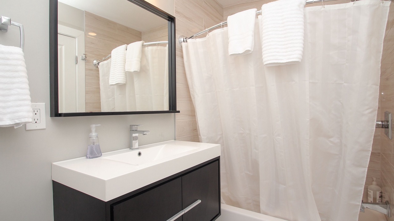 Photo of Bathroom in Point Breeze