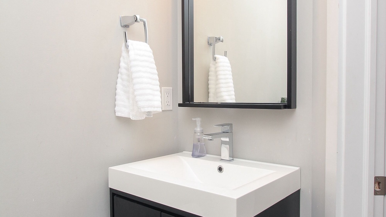 Photo of Bathroom in Point Breeze