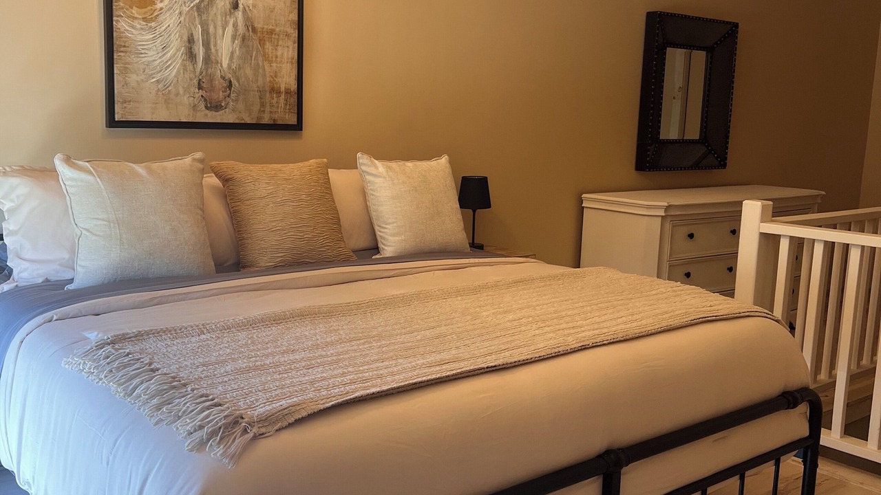 Photo of Bedroom in Perrysville