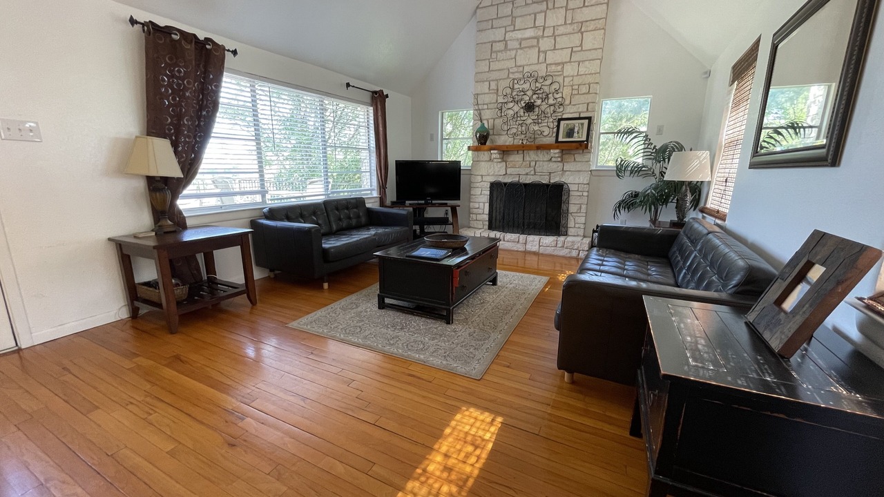 Photo of Livingroom in Briarcliff