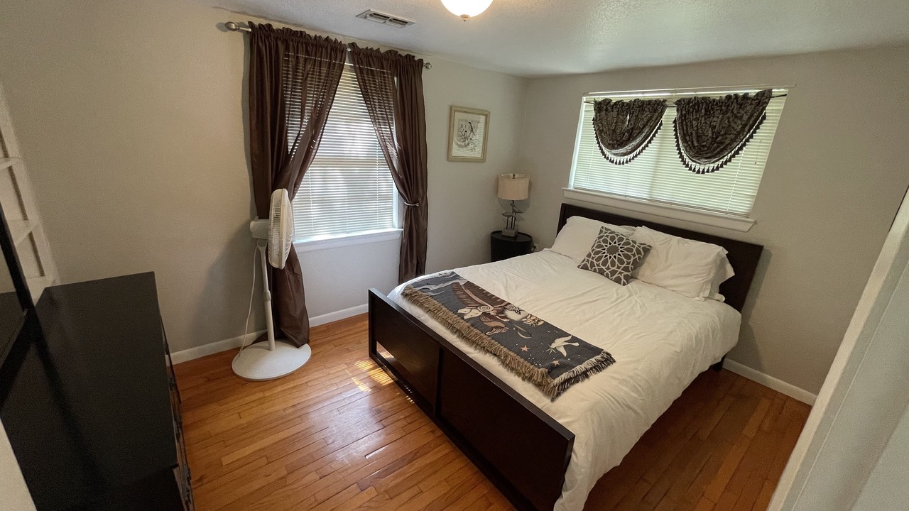 Photo of Bedroom in Briarcliff