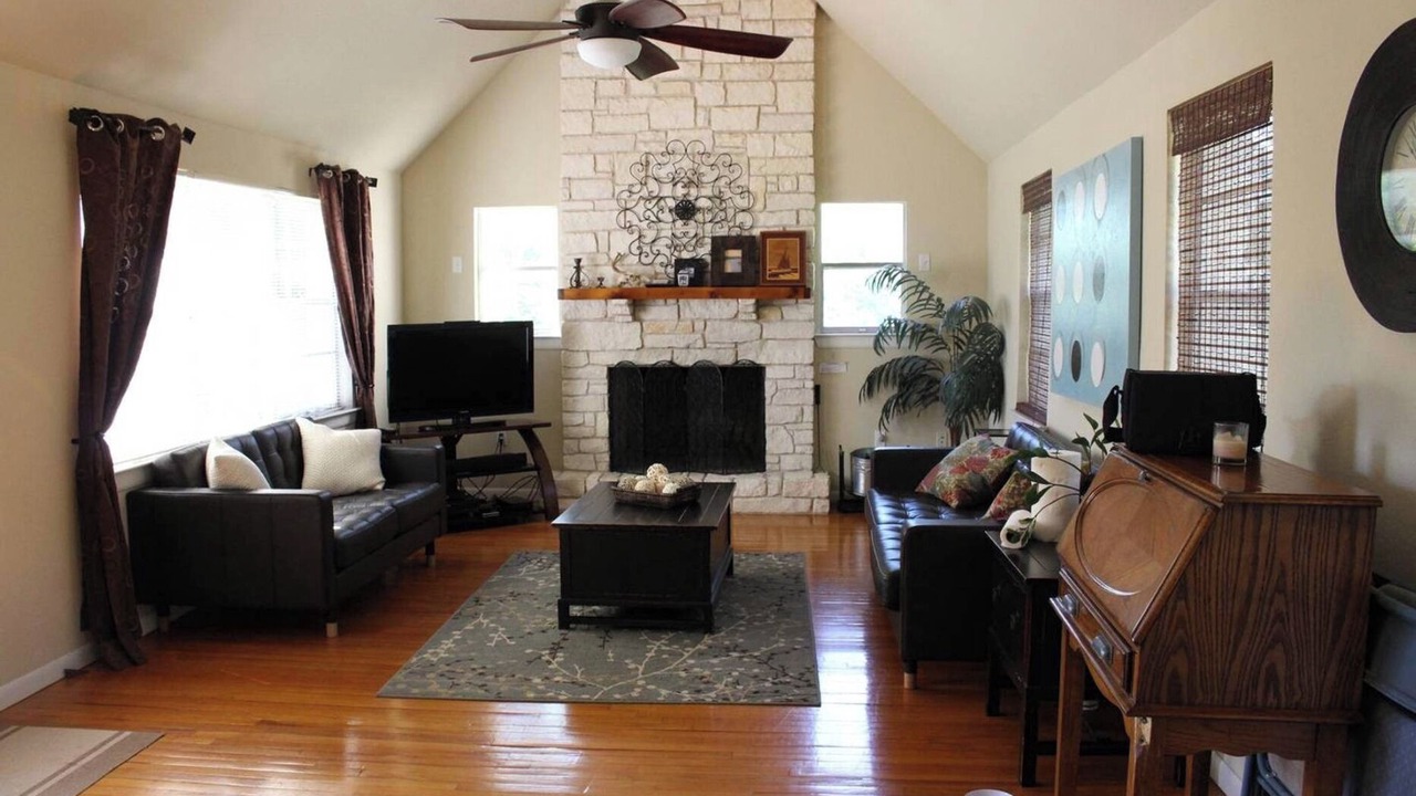 Photo of Livingroom in Briarcliff