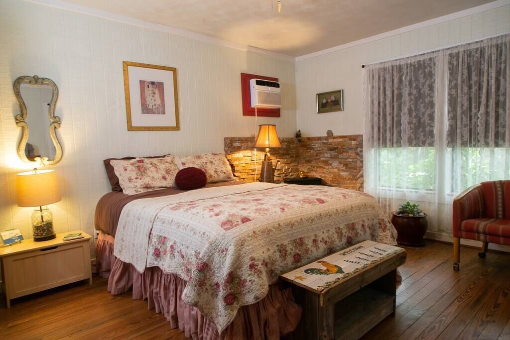Photo of Bedroom in Manchaca