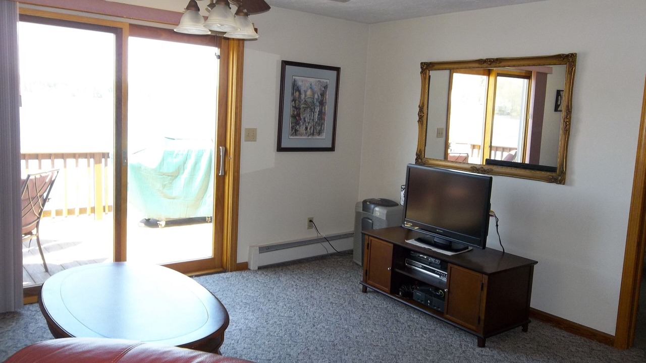 Photo of Livingroom in East Brookfield