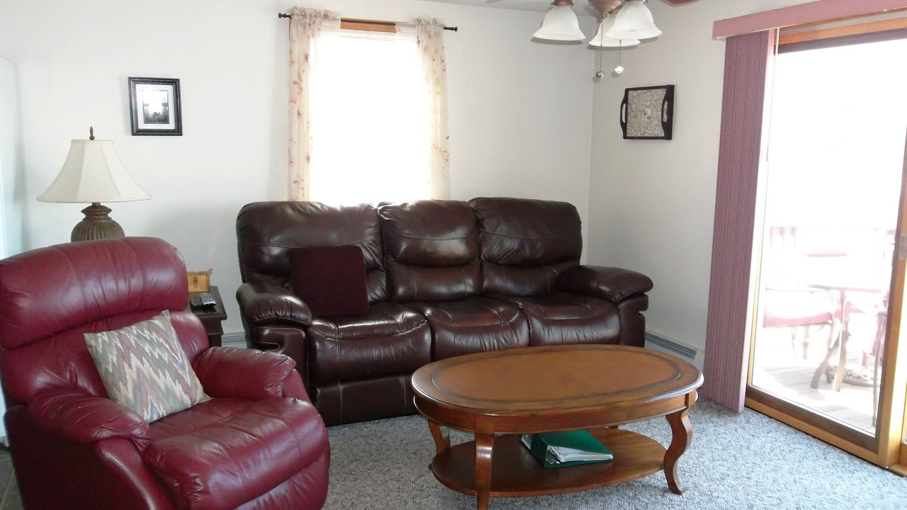 Photo of Livingroom in East Brookfield