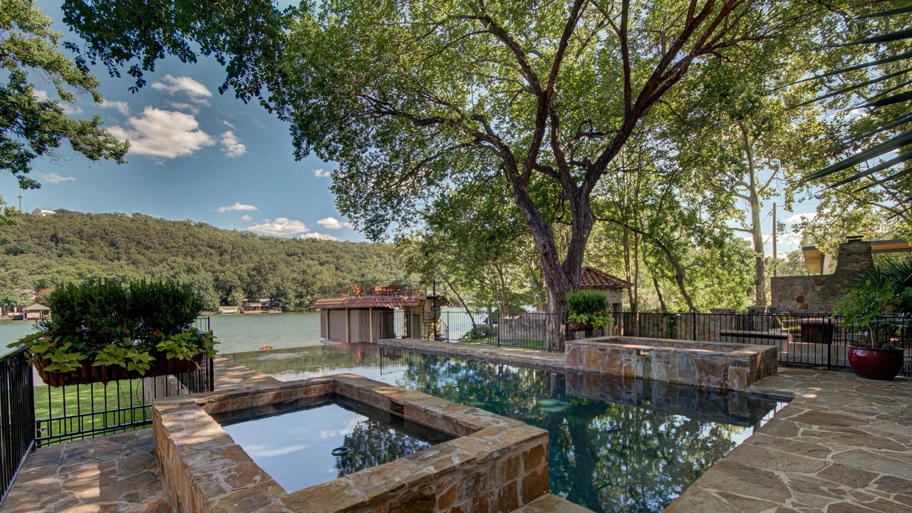 Photo of Outdoor in Oak Shores On Lake Austin