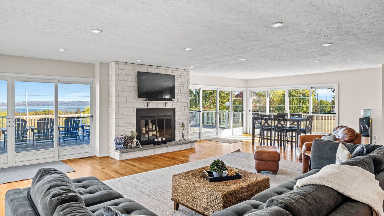 Photo of Livingroom in Town of Torrey