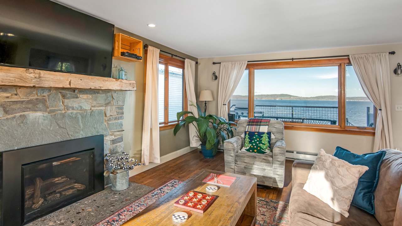 Photo of Livingroom in Malletts Bay