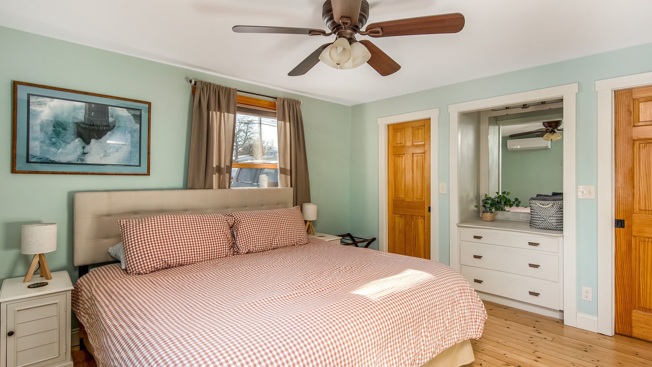 Photo of Bedroom in Malletts Bay