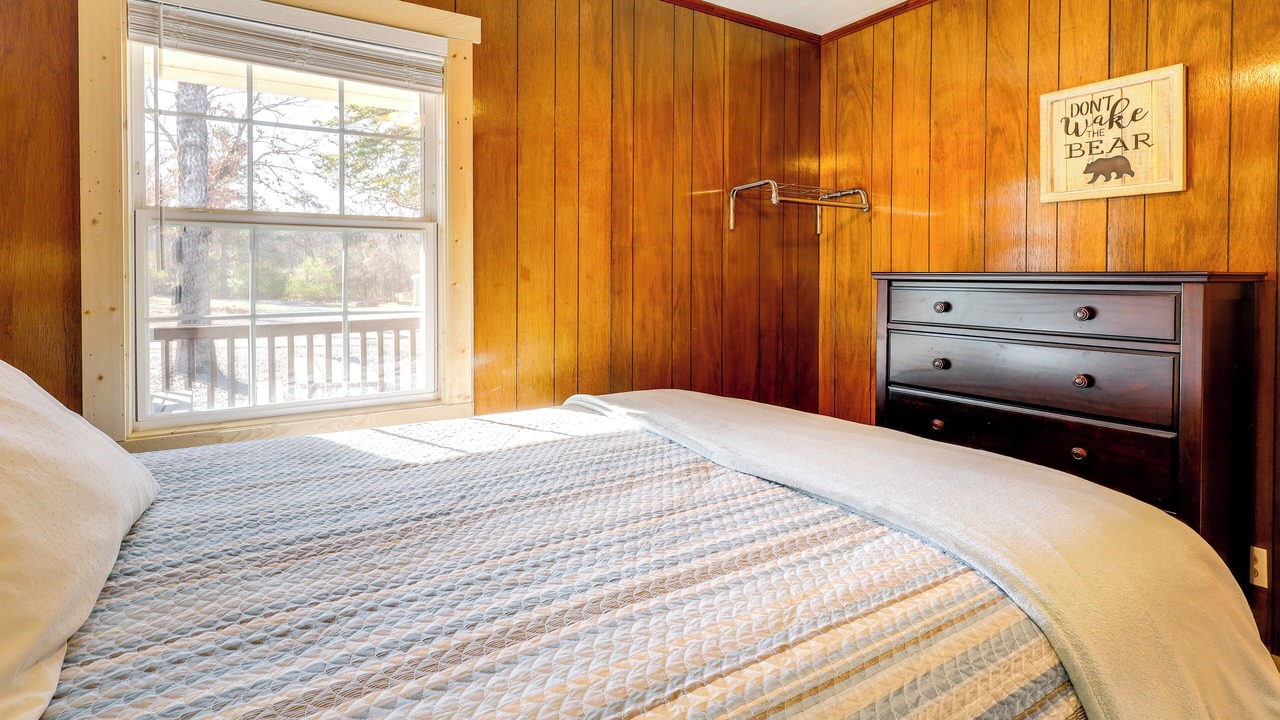 Photo of Bedroom in Greers Ferry