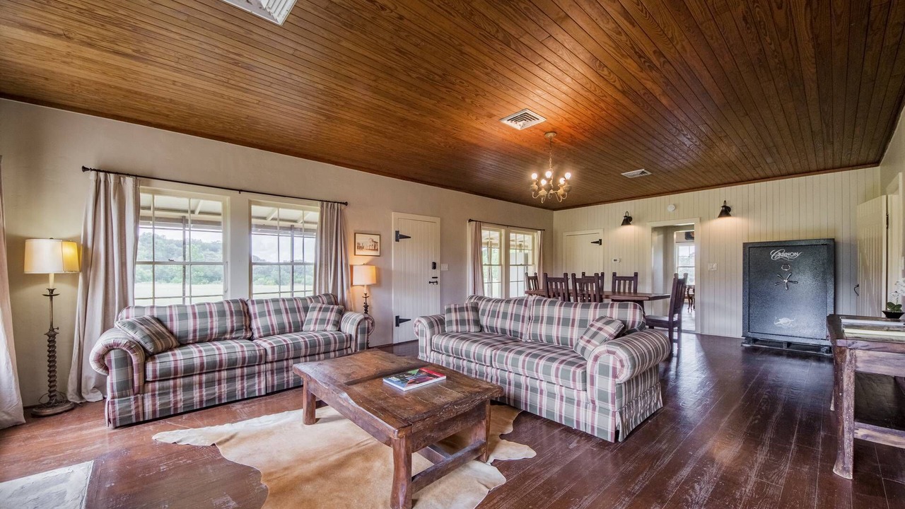 Photo of Livingroom in Pipe Creek