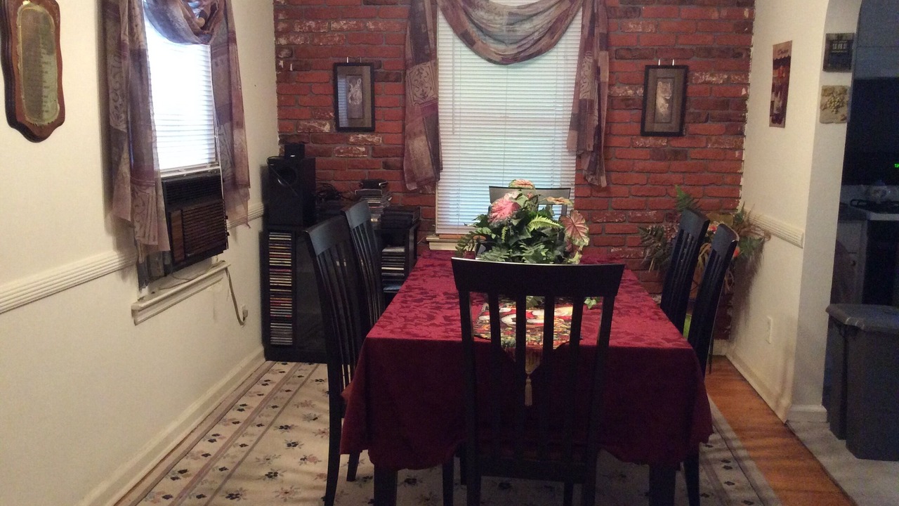 Photo of Others in Holliswood