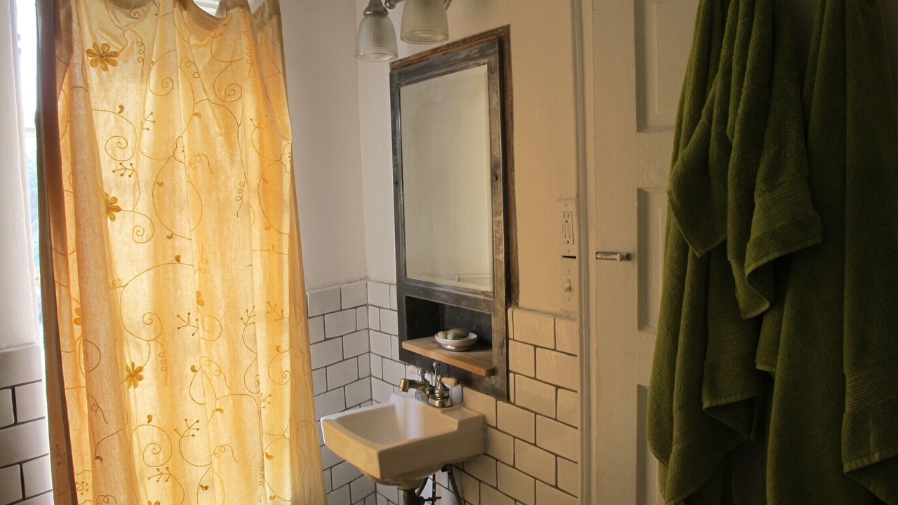 Photo of Bathroom in Burns Square