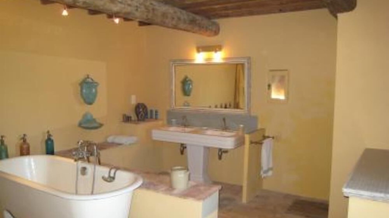 Photo of Bathroom in La Capelle-et-Masmolene