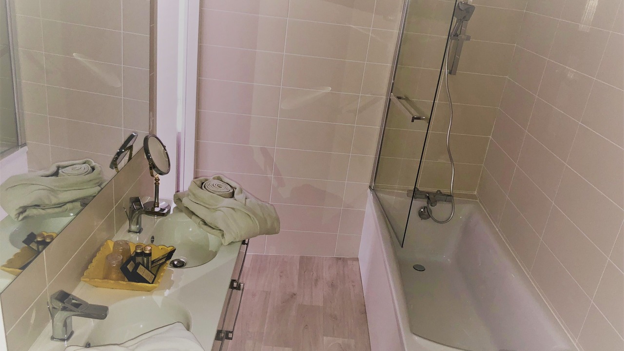 Photo of Bathroom in Azay-le-Rideau