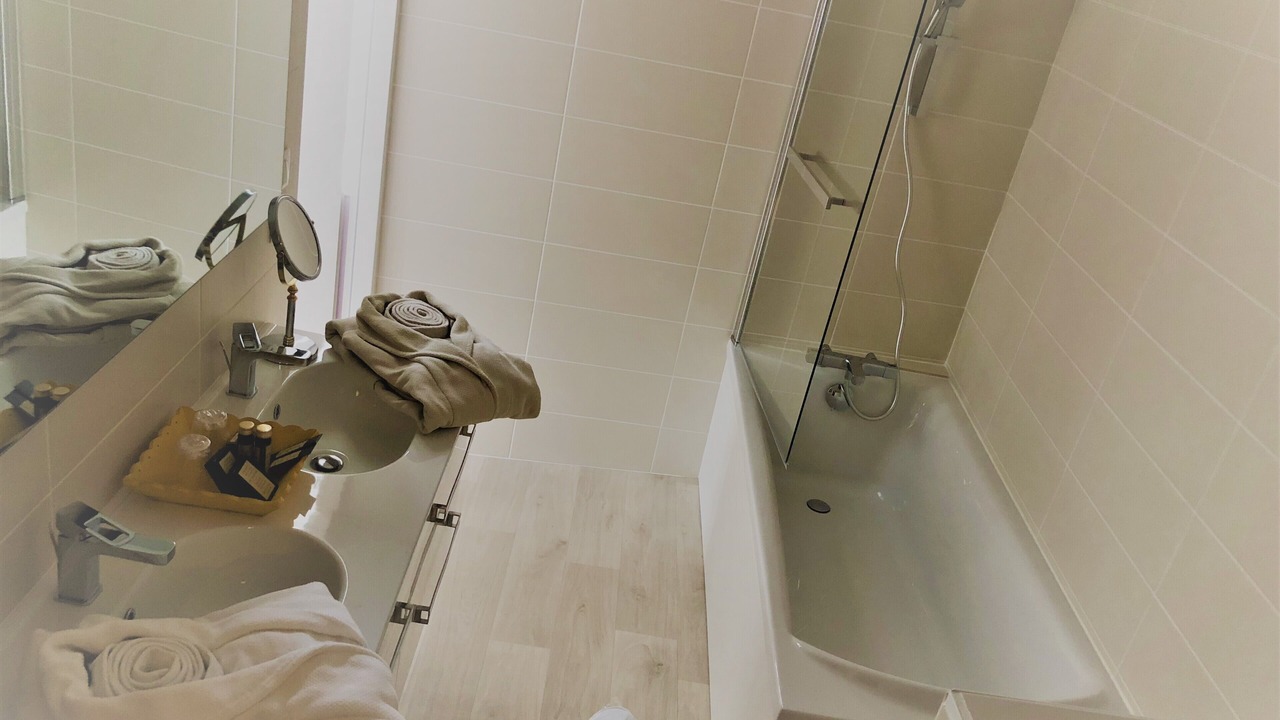 Photo of Bathroom in Azay-le-Rideau