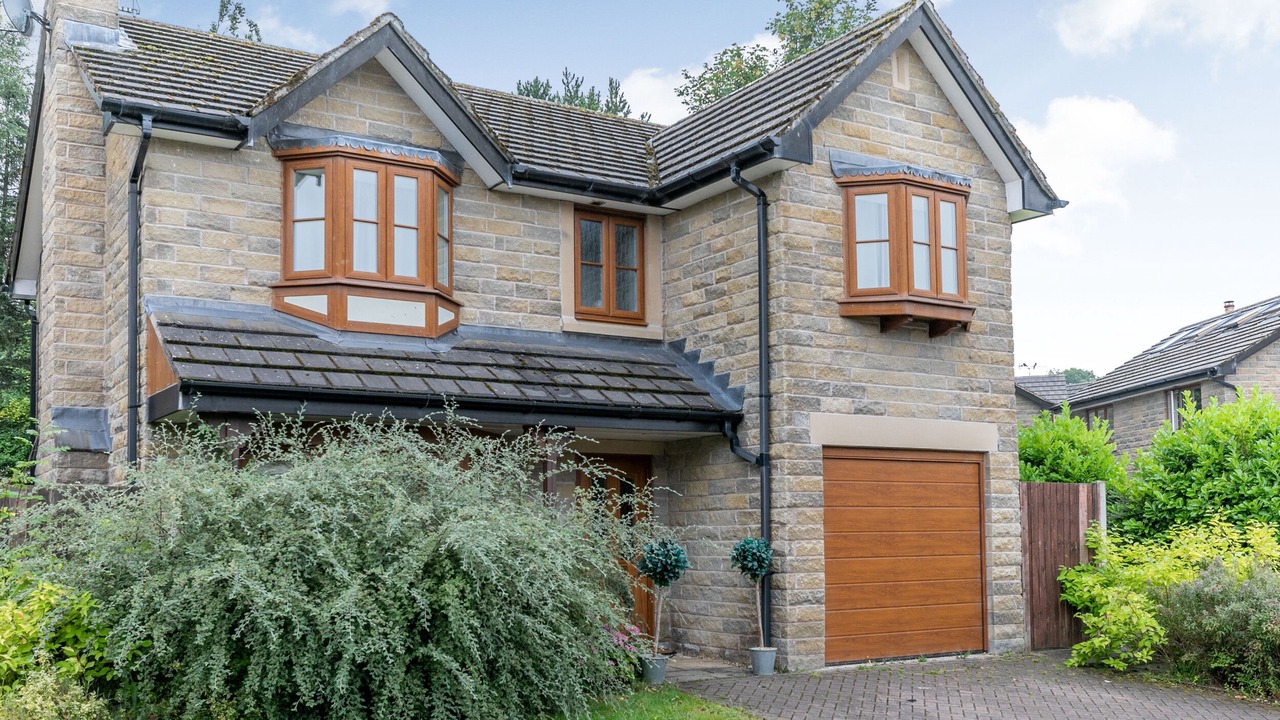 Photo of Outdoor in Padfield