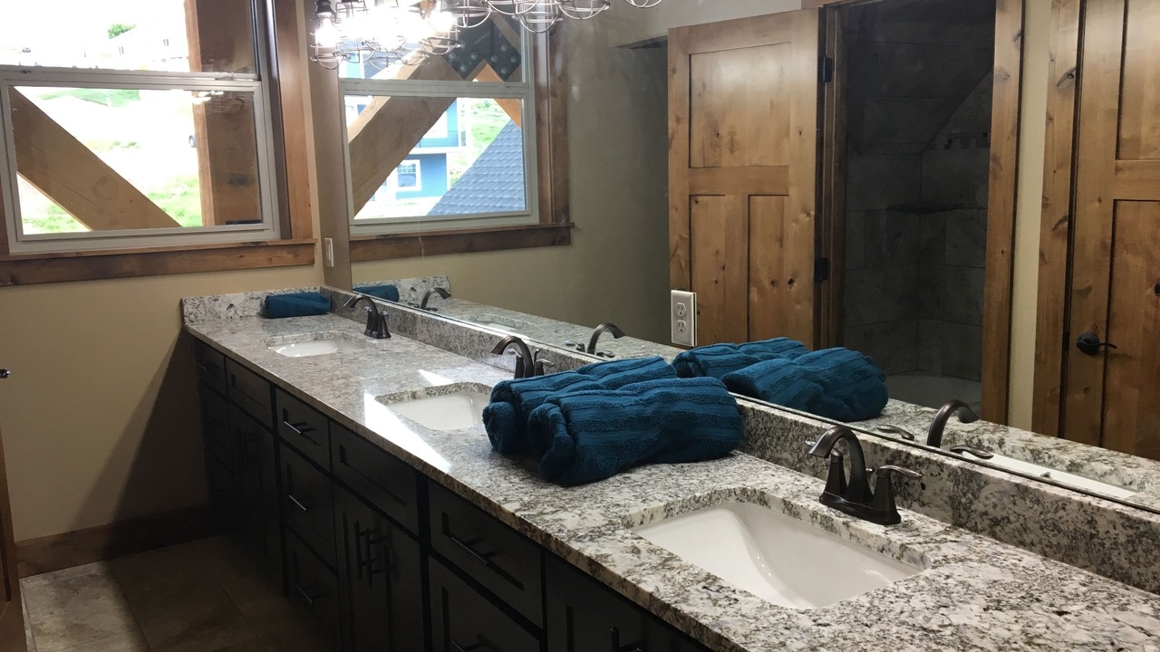 Photo of Bathroom in Garden City