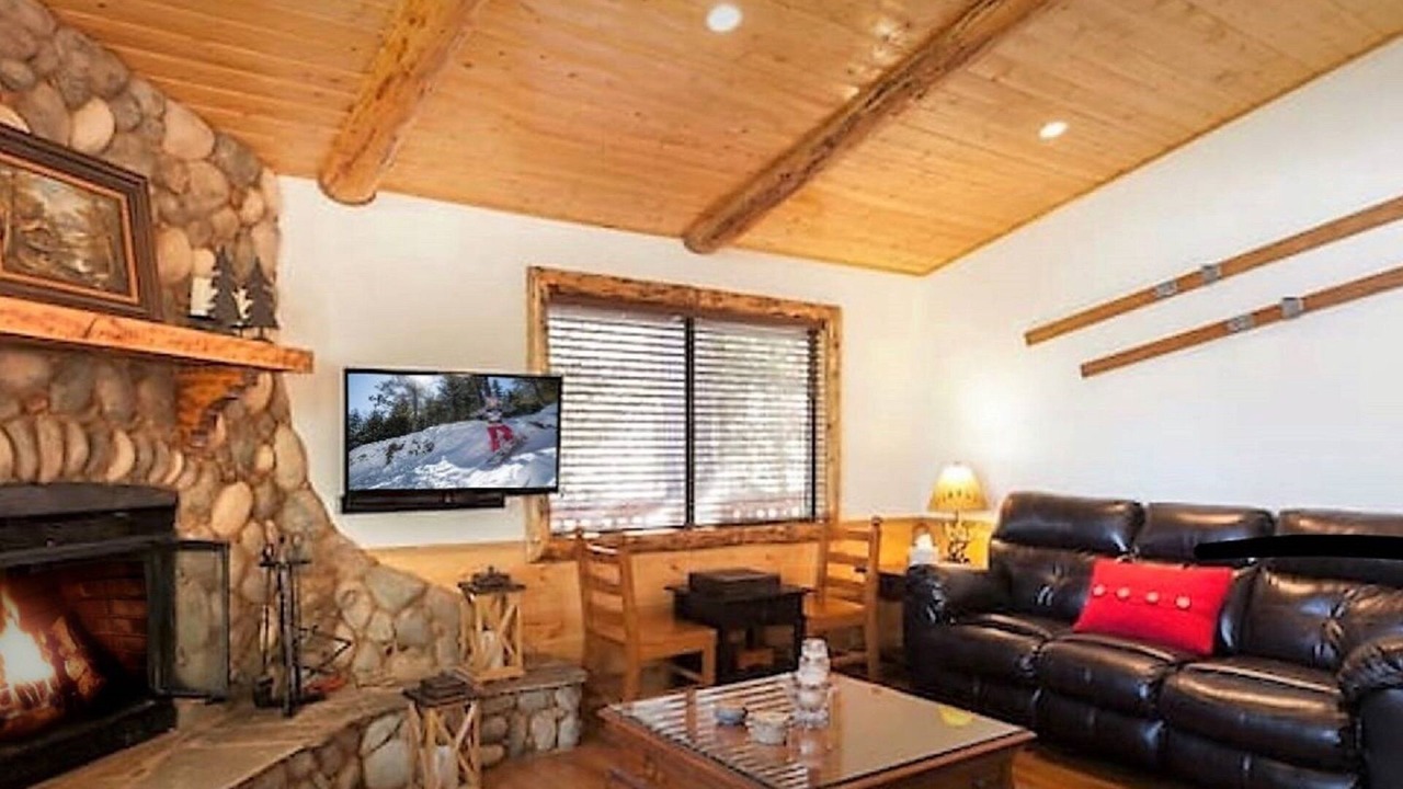 Photo of Livingroom in Upper Moonridge