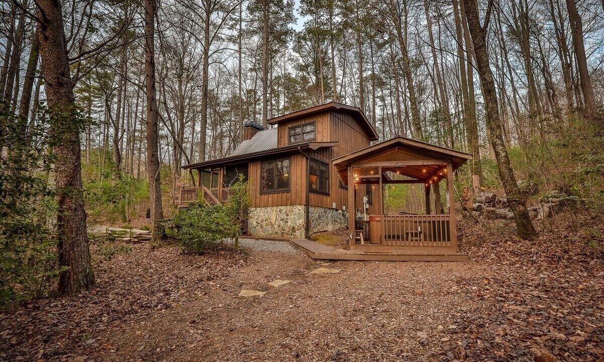 Photo of Outdoor in Cherry Log