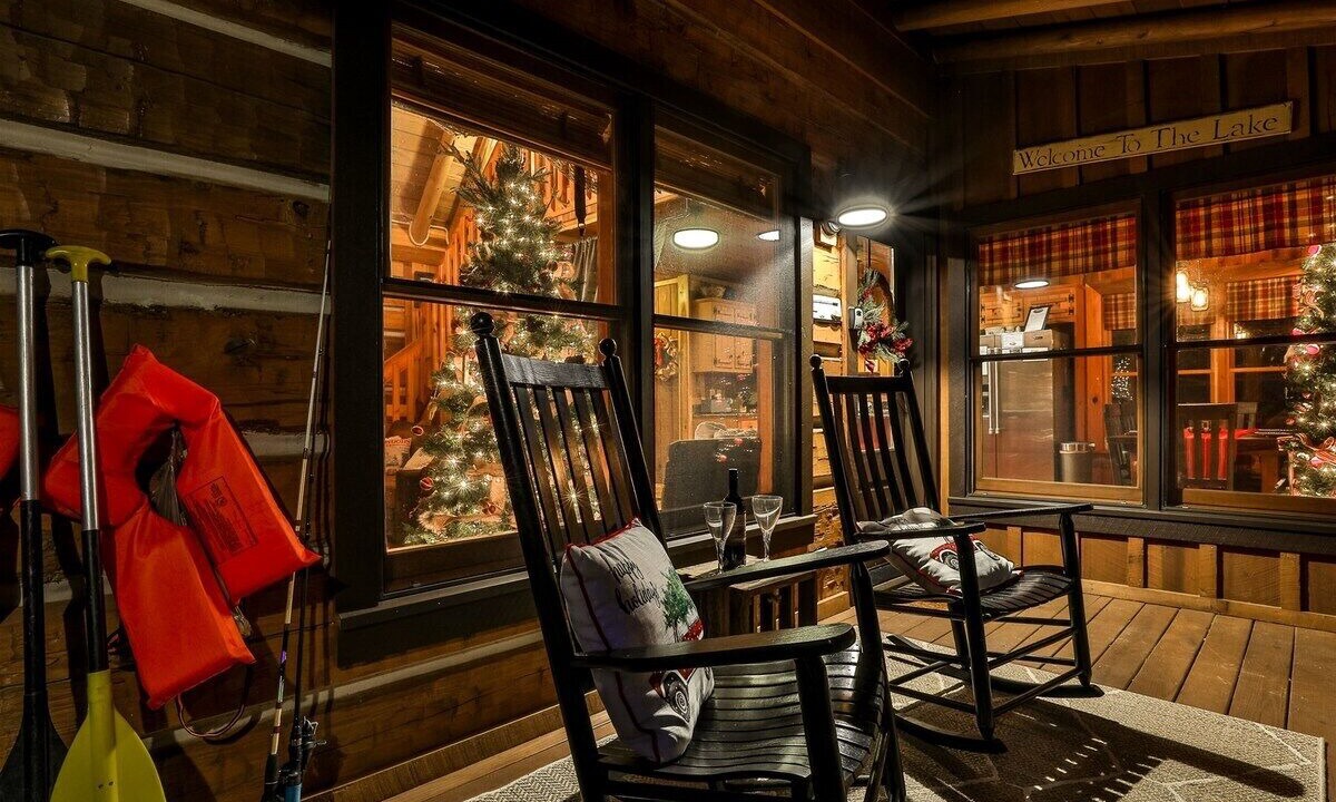 Photo of Outdoor in Cherry Log