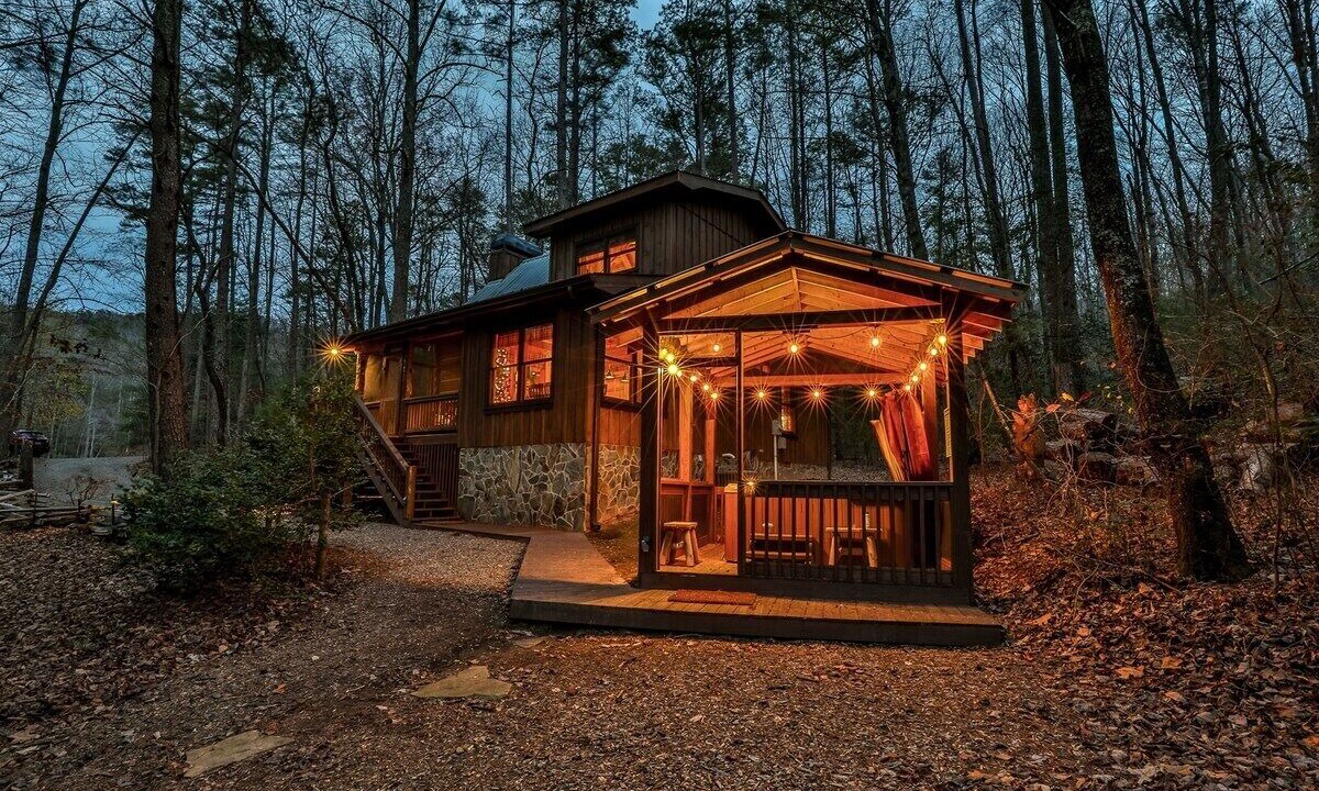 Photo of Outdoor in Cherry Log