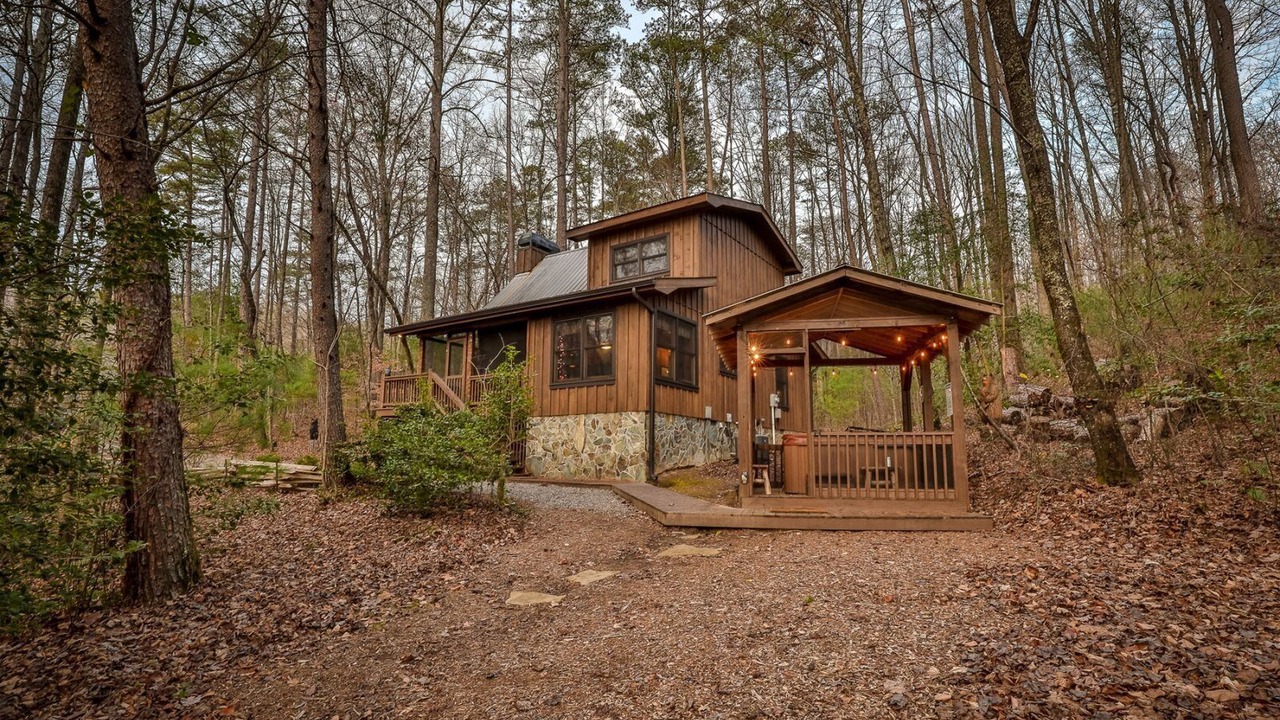 Photo of Outdoor in Cherry Log