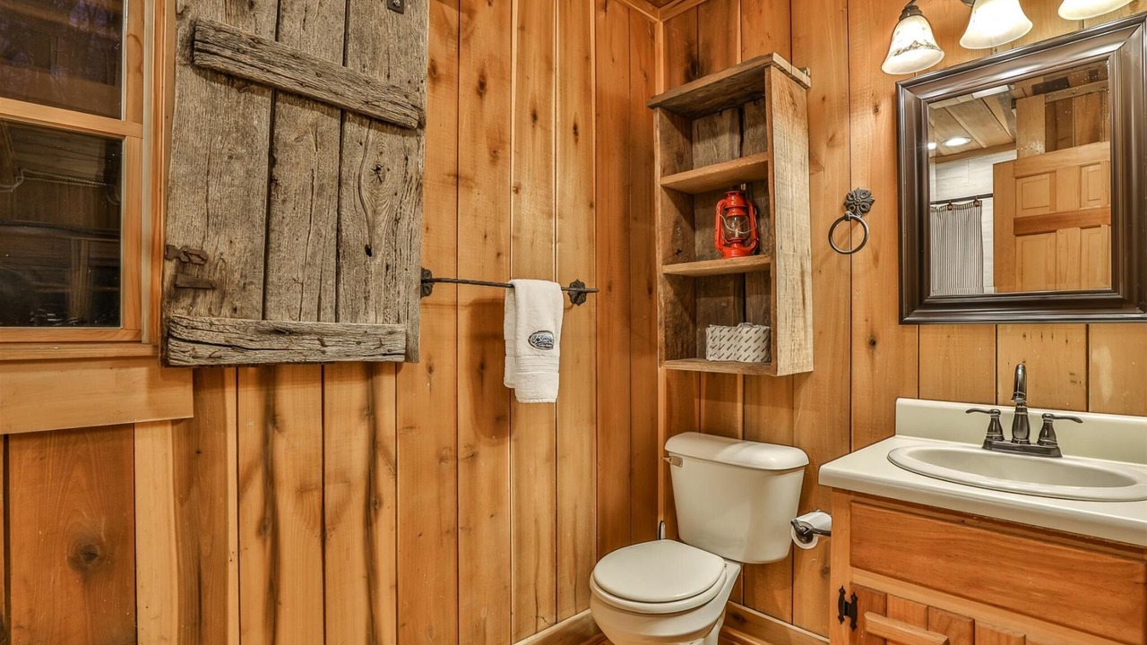 Photo of Bathroom in Cherry Log