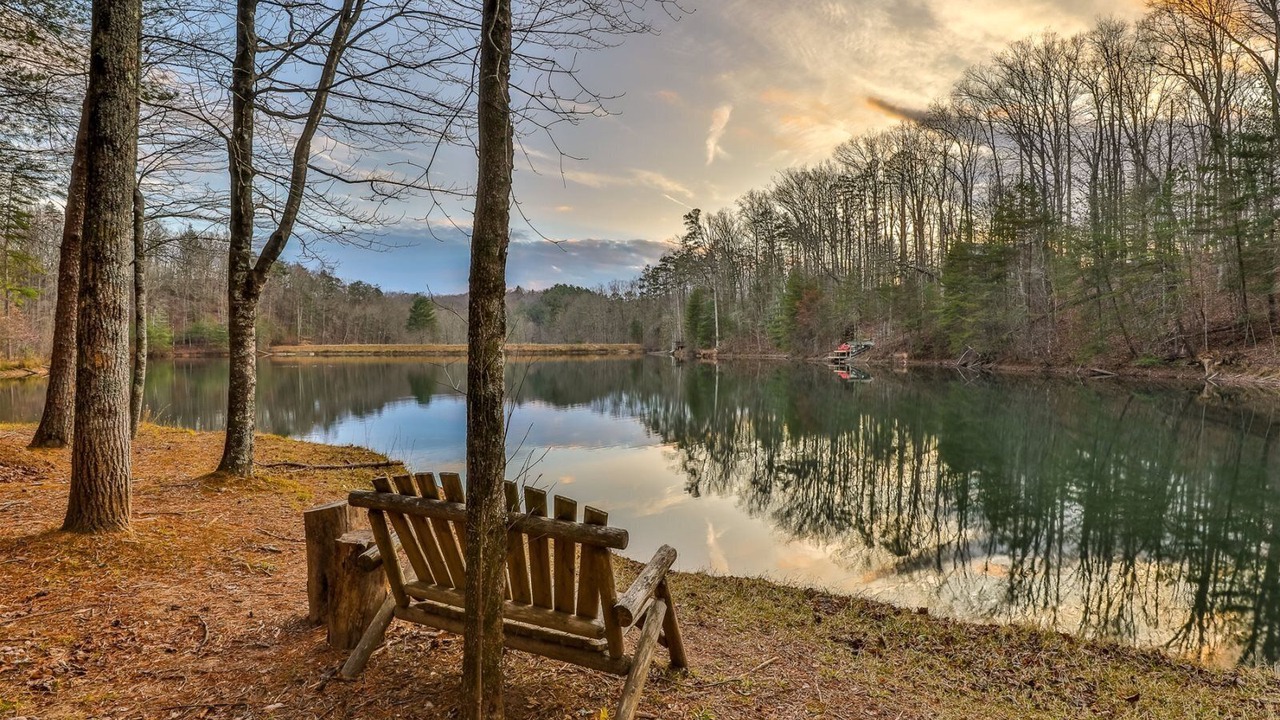 Photo of Outdoor in Cherry Log