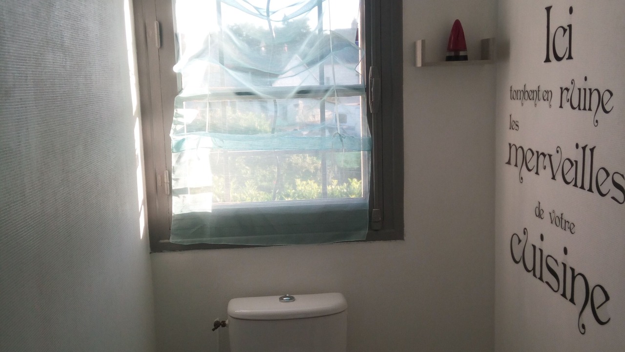 Photo of Bathroom in Saint-Aignan