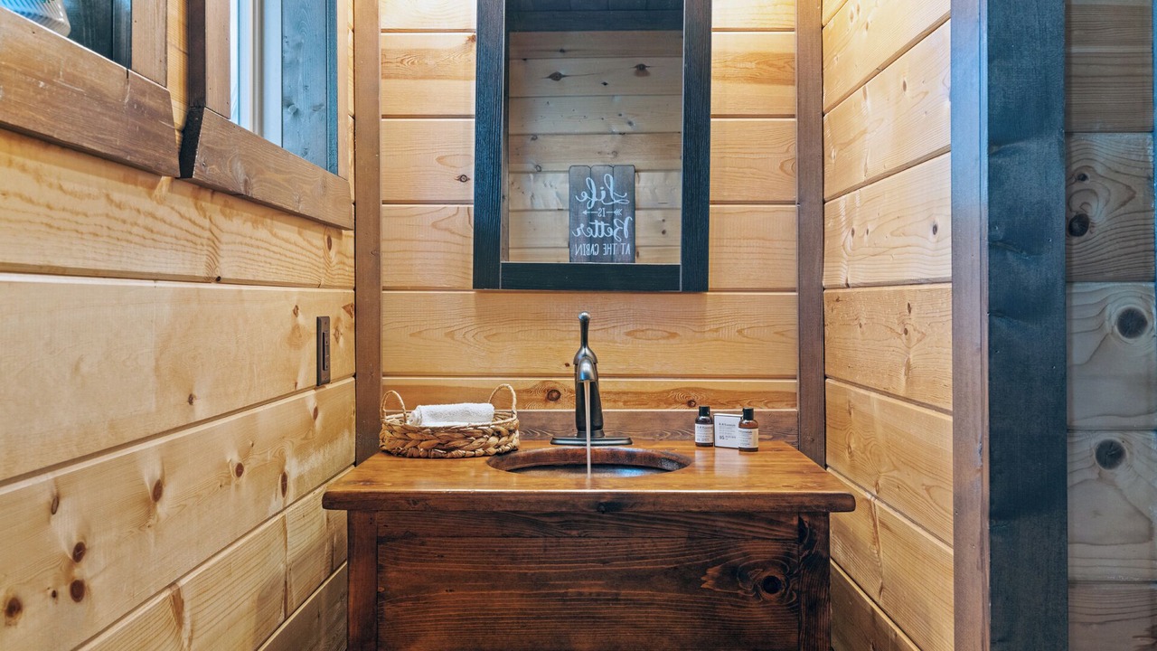 Photo of Bathroom in Broken Bow
