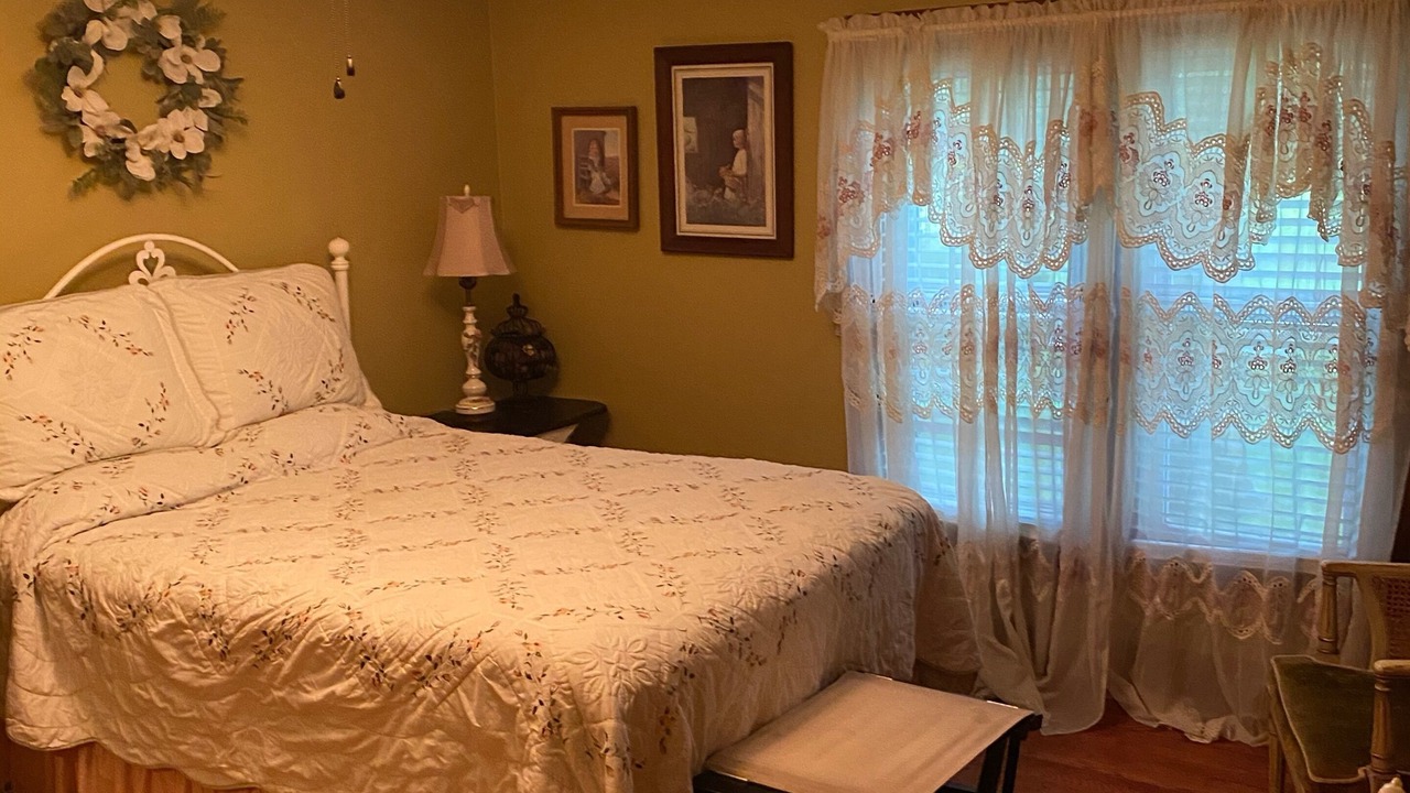 Photo of Bedroom in Oark