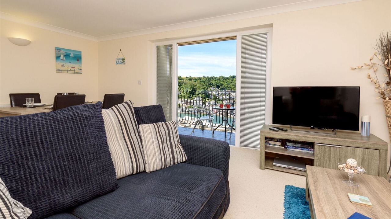 Photo of Livingroom in Looe