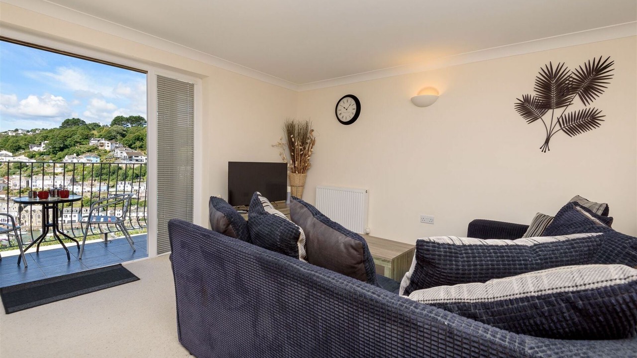 Photo of Livingroom in Looe