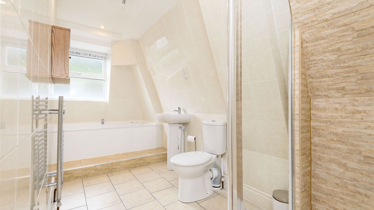 Photo of Bathroom in West Looe
